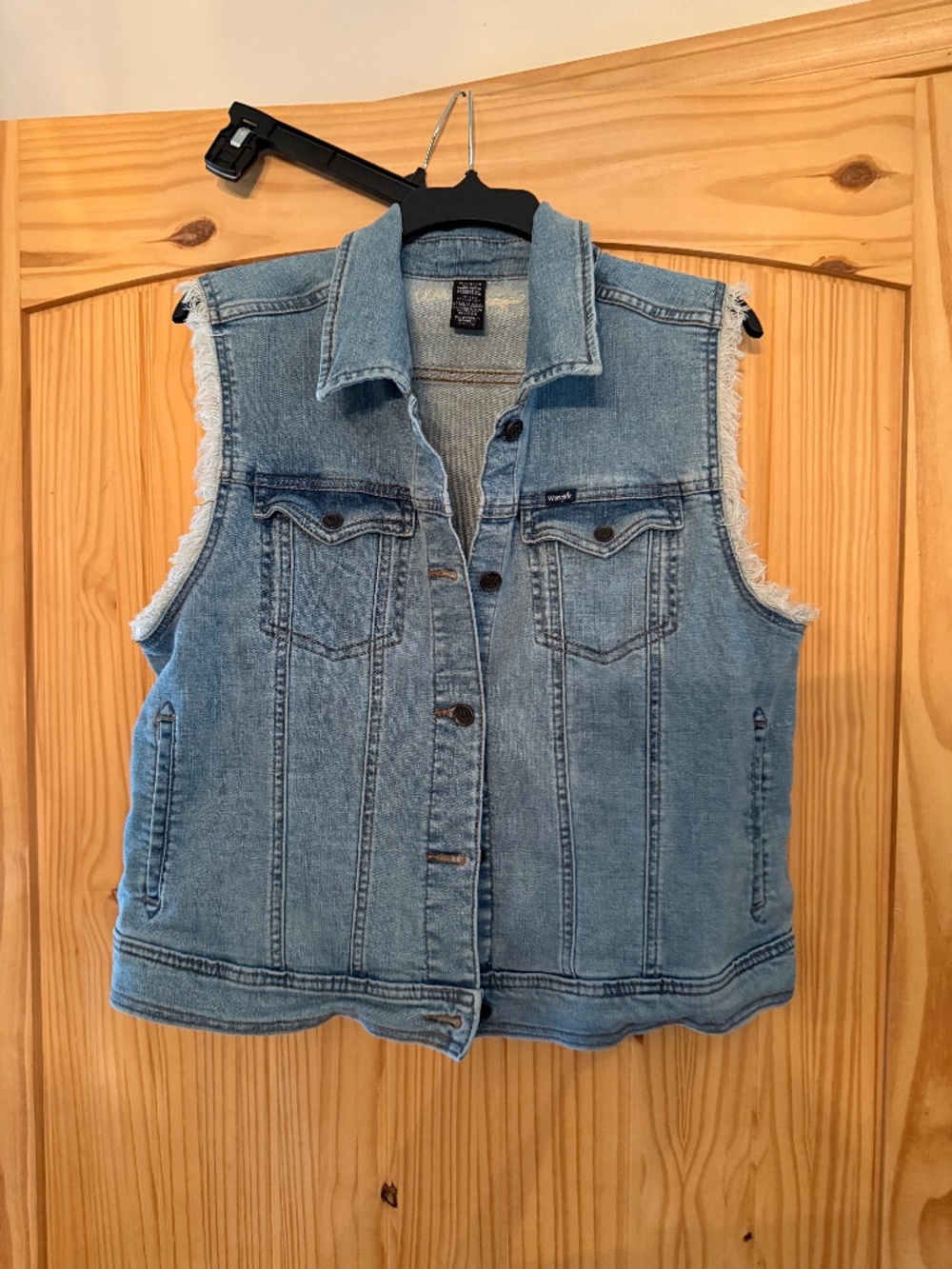 Wrangler frayed arm Vest NWOT